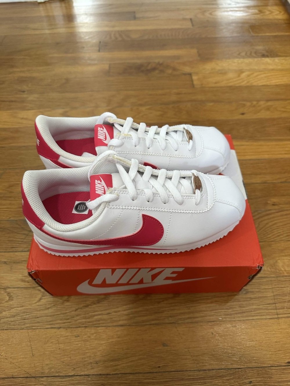 *Slightly Used* Nike Cortez Big Kid White Pink (904764-109) Size 6.5Y